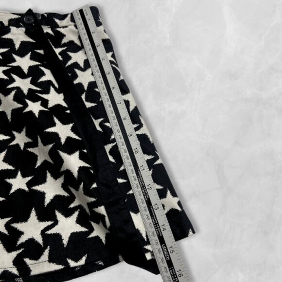 Tripp NYC Star Print Skirt Zipped Closure Detachable Strap Black White XL W NWOT - Picture 5 of 12